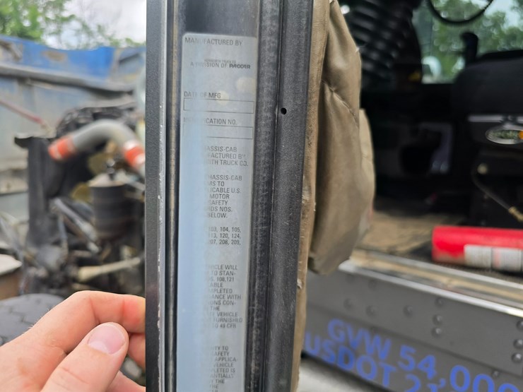 2003-kenworth-t800-image-54