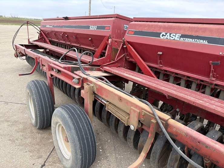 case-ih-6200-image-16