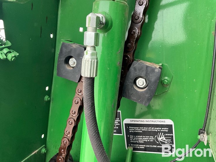 2022-john-deere-560m-image-15