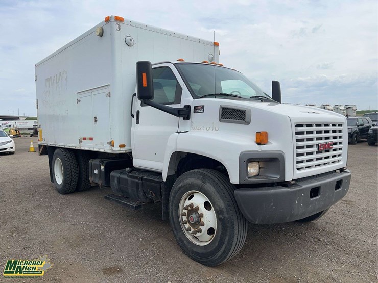 2005-gmc-topkick-c7500-image-8