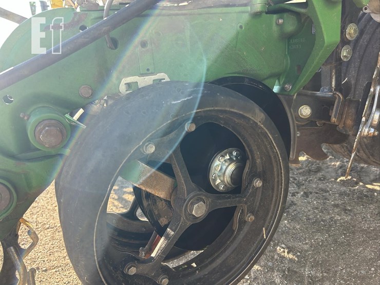 2023-john-deere-db90-image-29