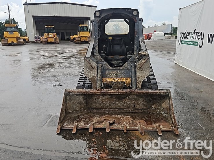 2018-deere-317g-image-8