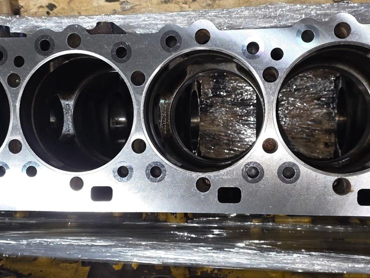caterpillar-550-image-2