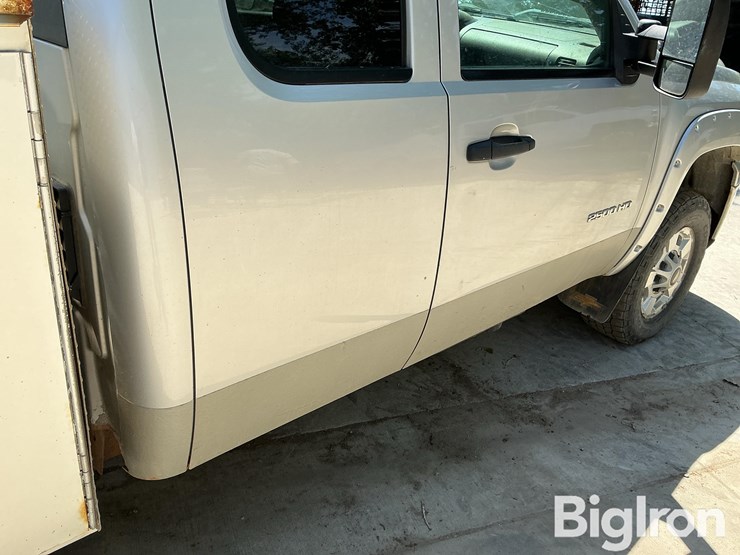 2011-chevrolet-2500-image-15
