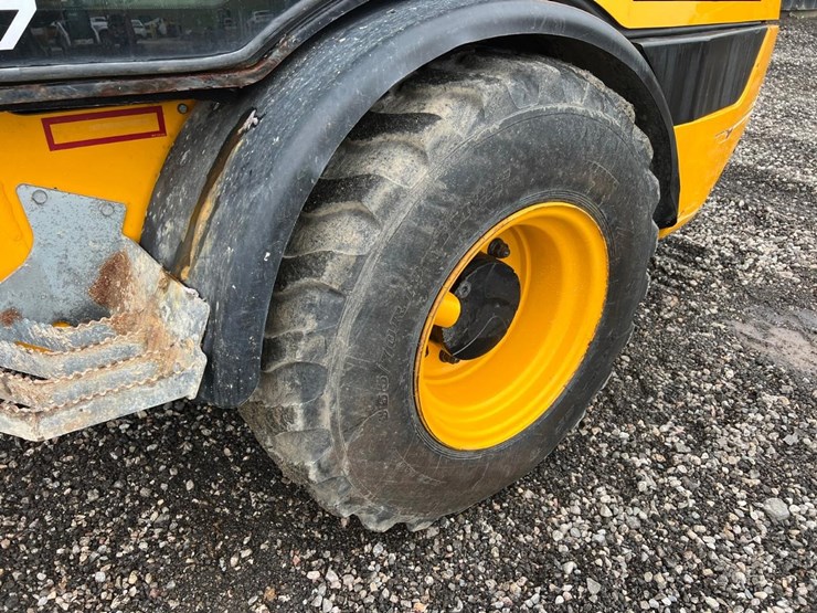 2022-jcb-407-image-16