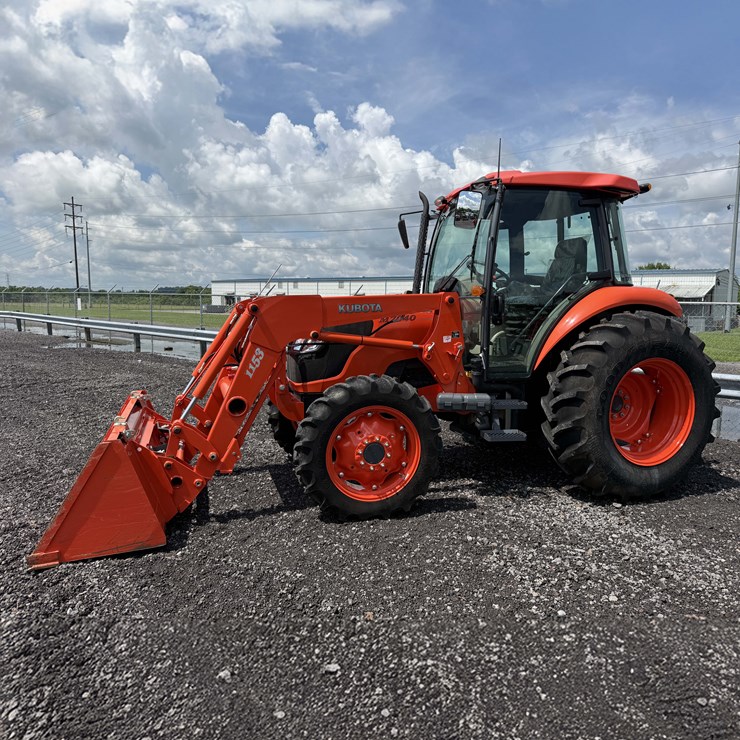 KUBOTA M7040