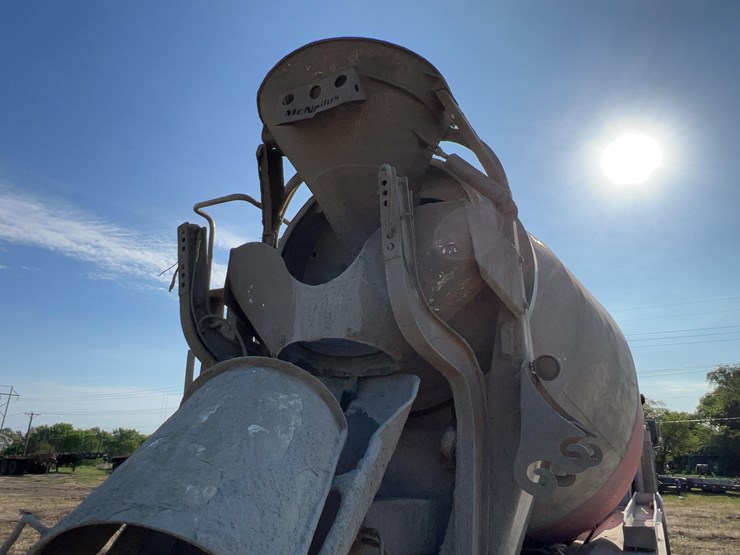 2001-mack-rd600-image-28