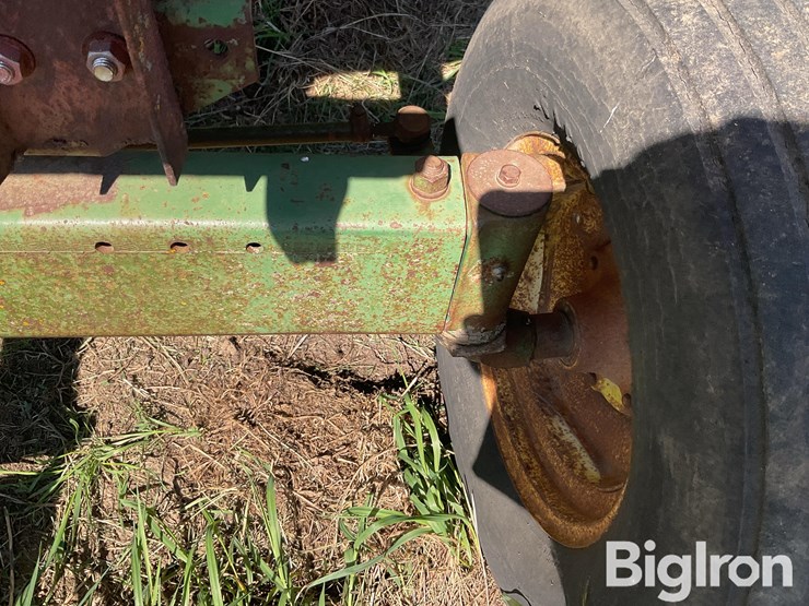 john-deere-1064-image-11