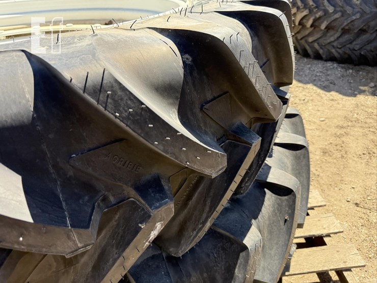 2x-michelin-radial-x-agribib-420/80r46-tires-on-10-image-4
