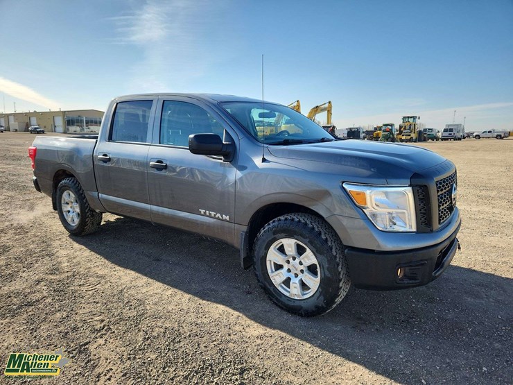 2017-nissan-titan-image-2