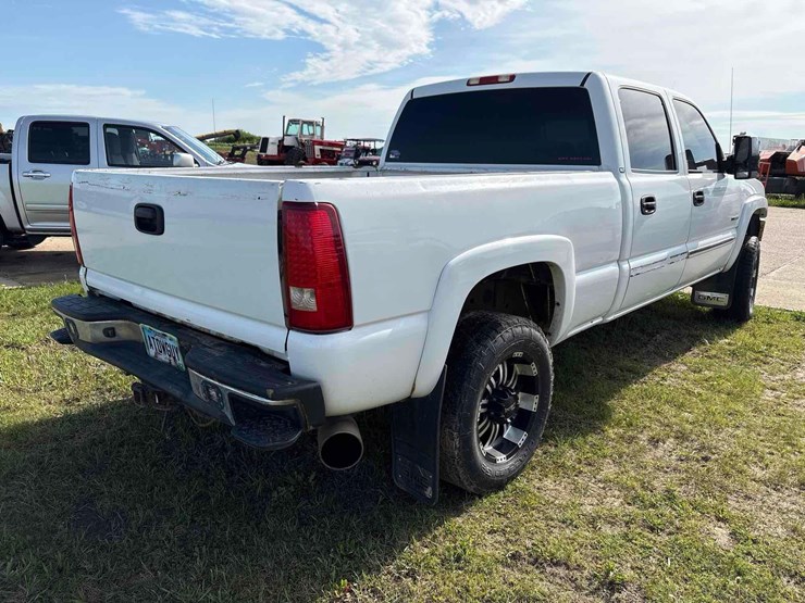2002-gmc-2500-image-3