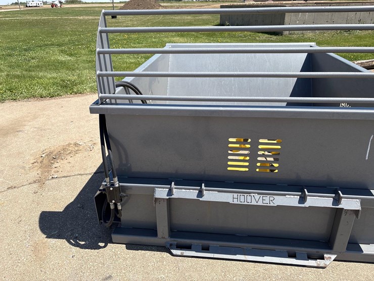 like-new-hoover-skidloader-bale-processor-image-15