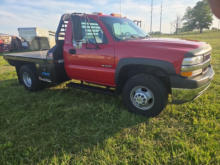 2001-chevrolet-3500-regular-cab-dually-flatbed-pickup-image-33