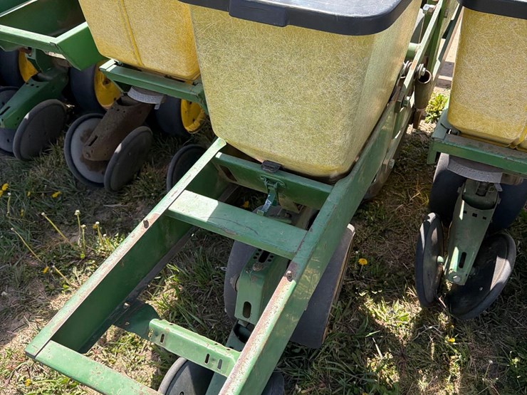 john-deere-7000-image-32