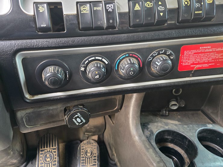 2015-kenworth-t800-image-64