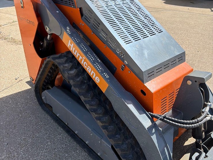 hurricane-stand-behind-skidloader-image-12
