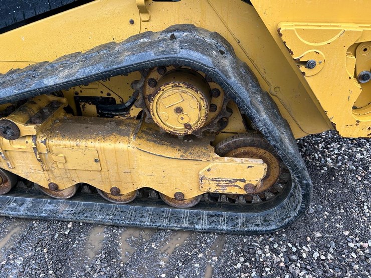 2022-caterpillar-259d3-image-19