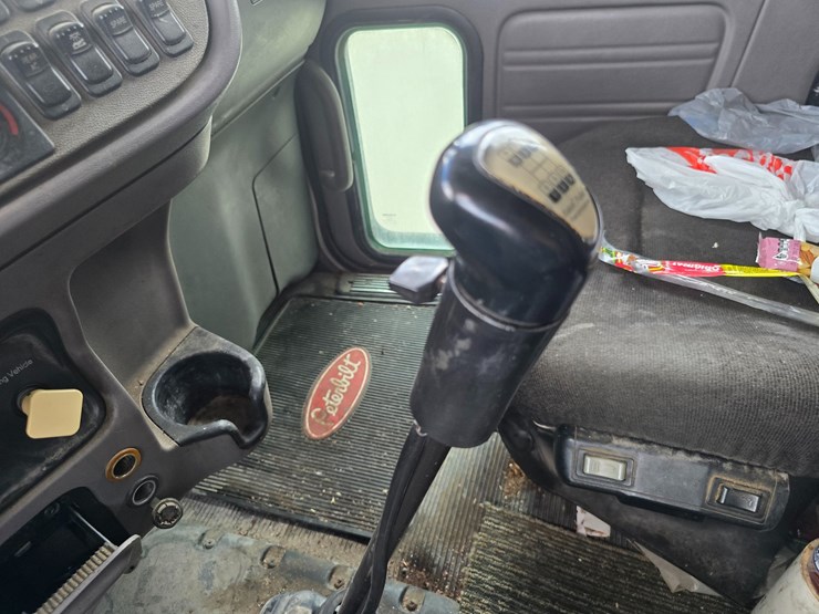 2013-peterbilt-388-image-62