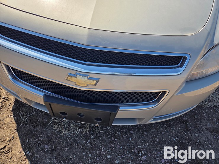 2010-chevrolet-malibu-car-image-12