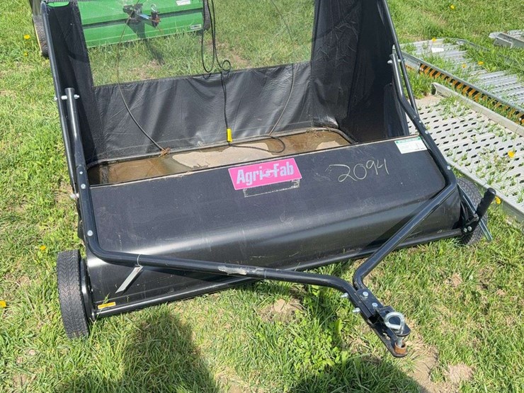 agri-fab-52"-lawn-sweep-(new)-image-1