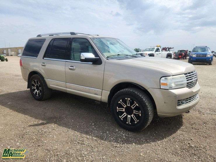 2008-lincoln-navigator-image-2