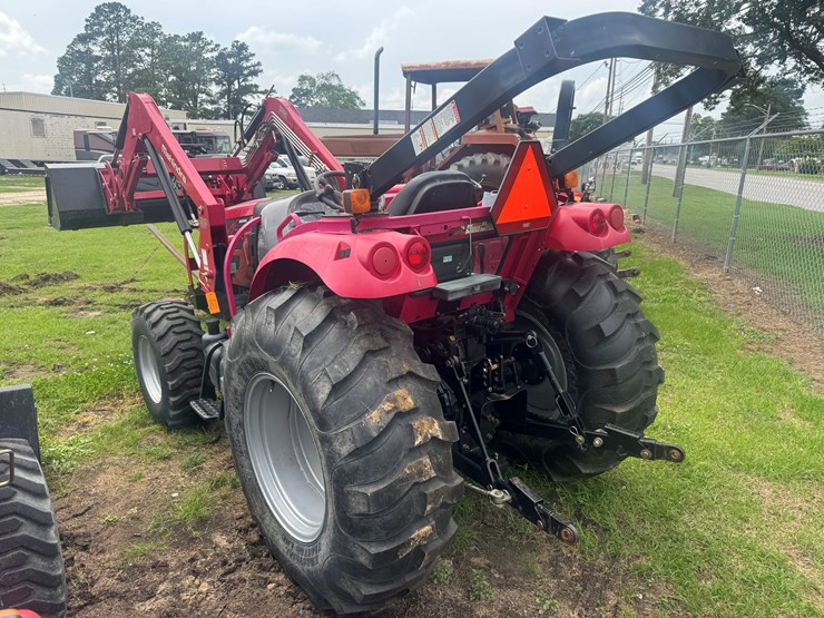 2010-massey-ferguson-2635-image-8