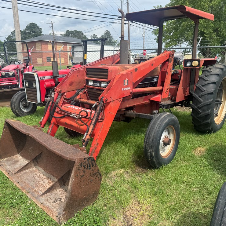 INTERNATIONAL 885