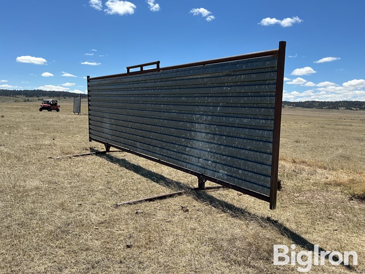 portable-free-standing-wind-break-panel-image-1
