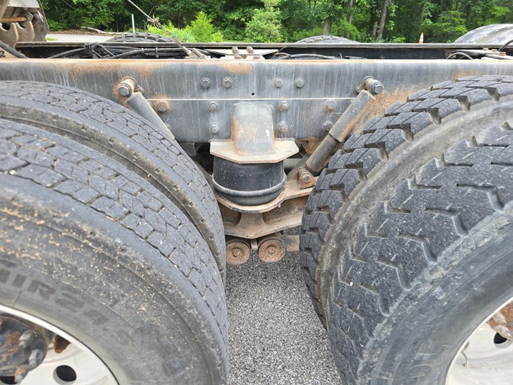 2015-kenworth-t800-image-110