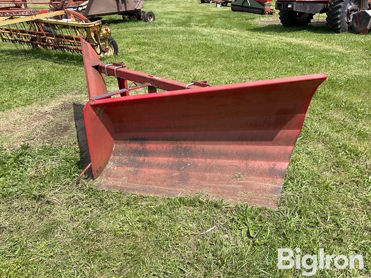 westendorf-loader-mounted-v-blade-image-1
