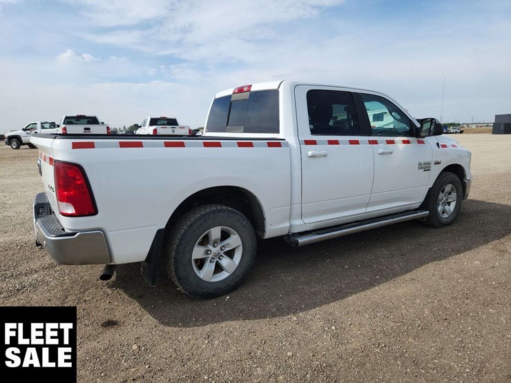 2020-ram-1500-classic-image-4