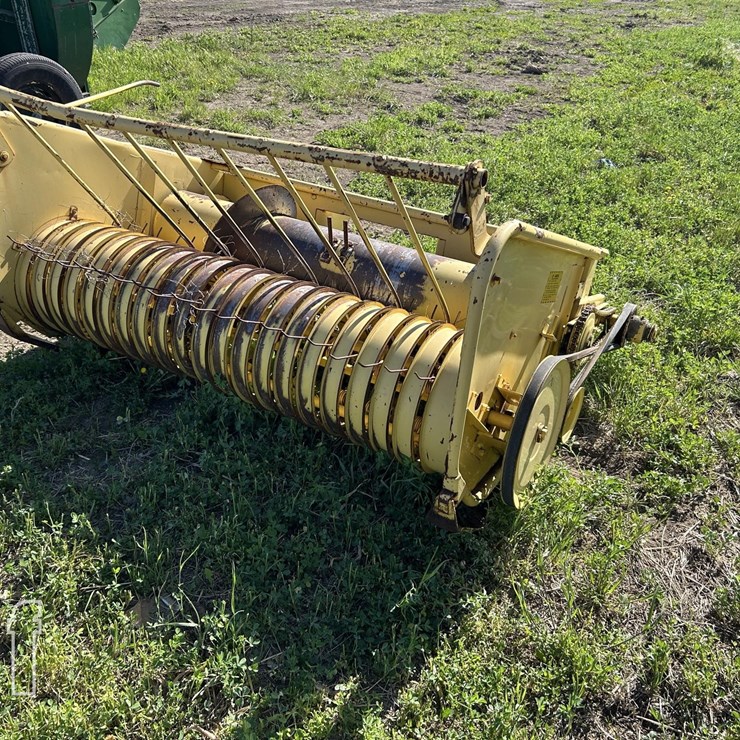 NEW HOLLAND 717W