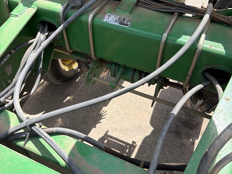 john-deere-7200-image-37