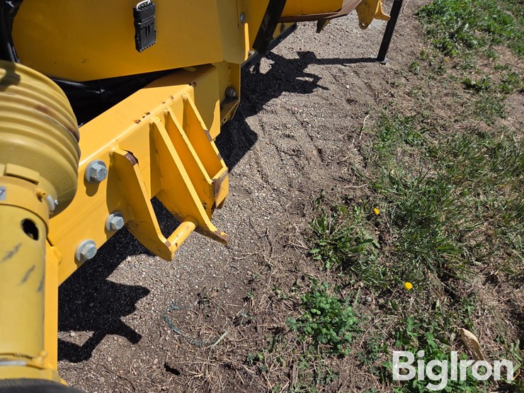 2021-new-holland-fr850-image-11
