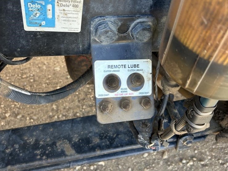 2017-peterbilt-389-image-21