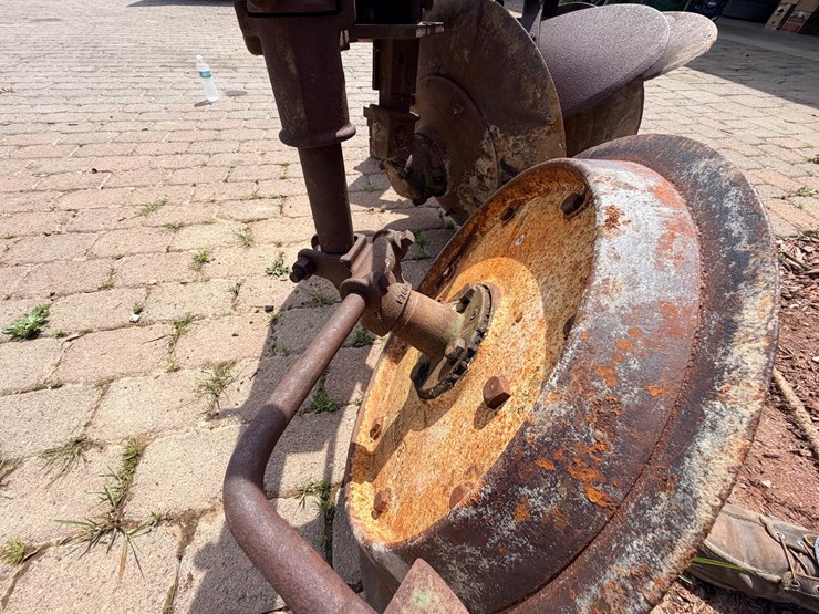 #24071-•-two-bottom-moldboard-plow-image-14