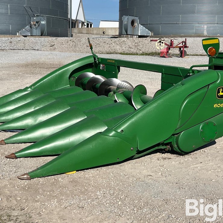 JOHN DEERE 606C