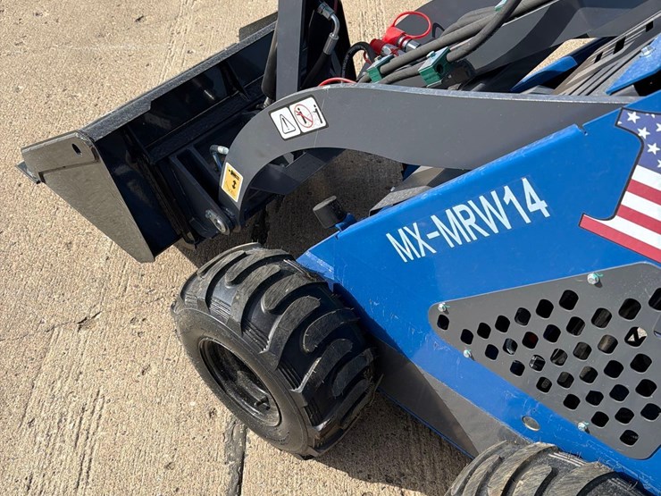 2025-agt-mx-mrw14-stand-behind-skidloader-image-17