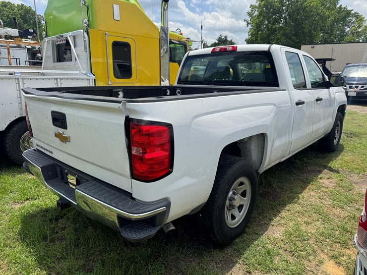 2017-chevrolet-silverado-1500-image-3