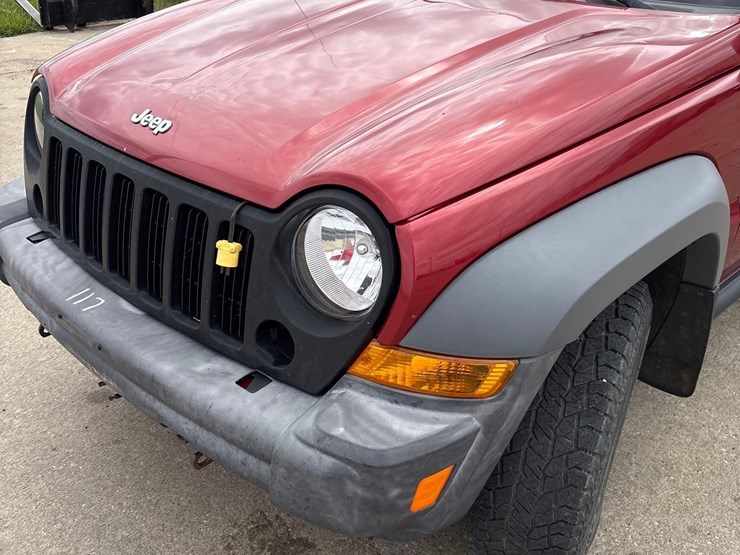 2005-jeep-liberty-sport-image-13