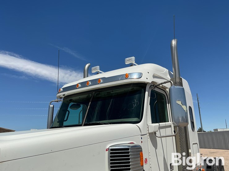 2013-freightliner-coronado-132-image-12