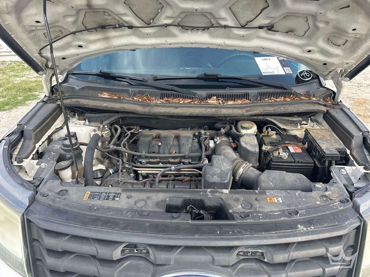 2016-ford-explorer-image-9