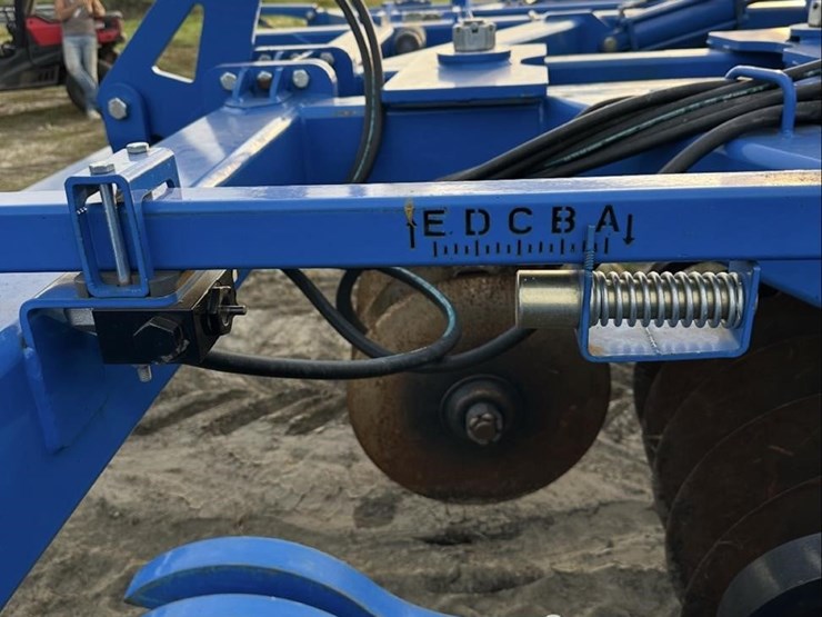 2023-landoll-7530-32-image-3