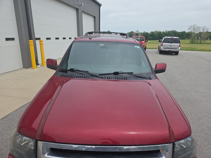 2013-ford-expedition-limited-suv-image-3