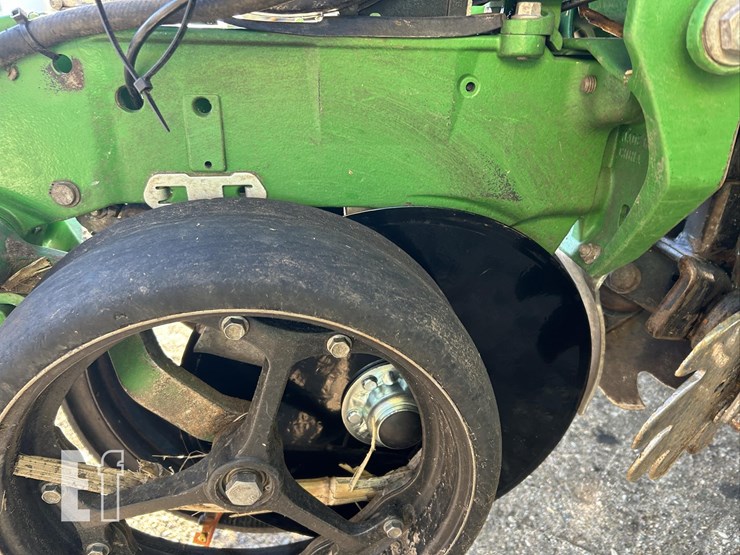2023-john-deere-db90-image-33