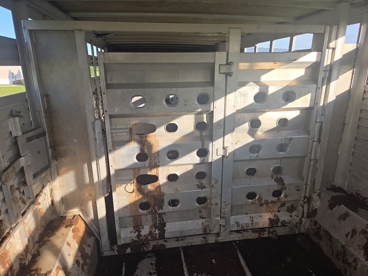 2002-eby-ruffneck-8'x24'-aluminum-livestock-trailer-image-33