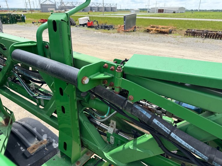 2016-john-deere-r4038-image-90