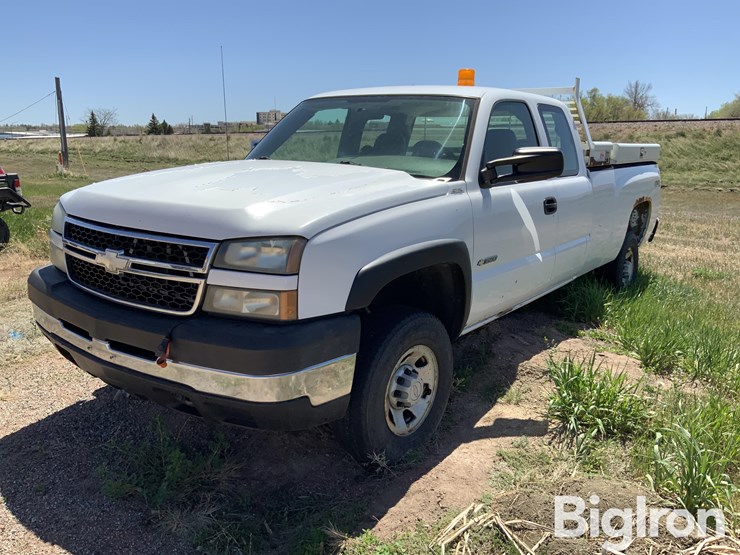 2006-chevrolet-3500-image-1