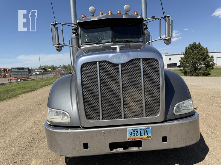 2009-peterbilt-386-image-23