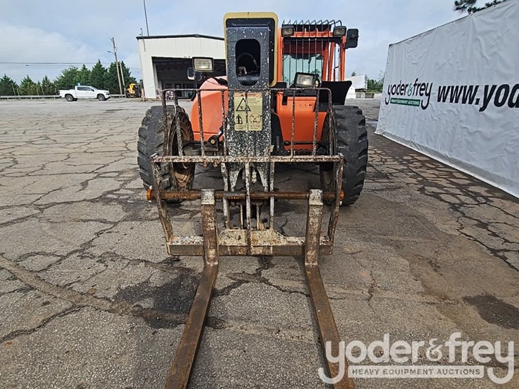2016-jlg-g6-42a-image-8